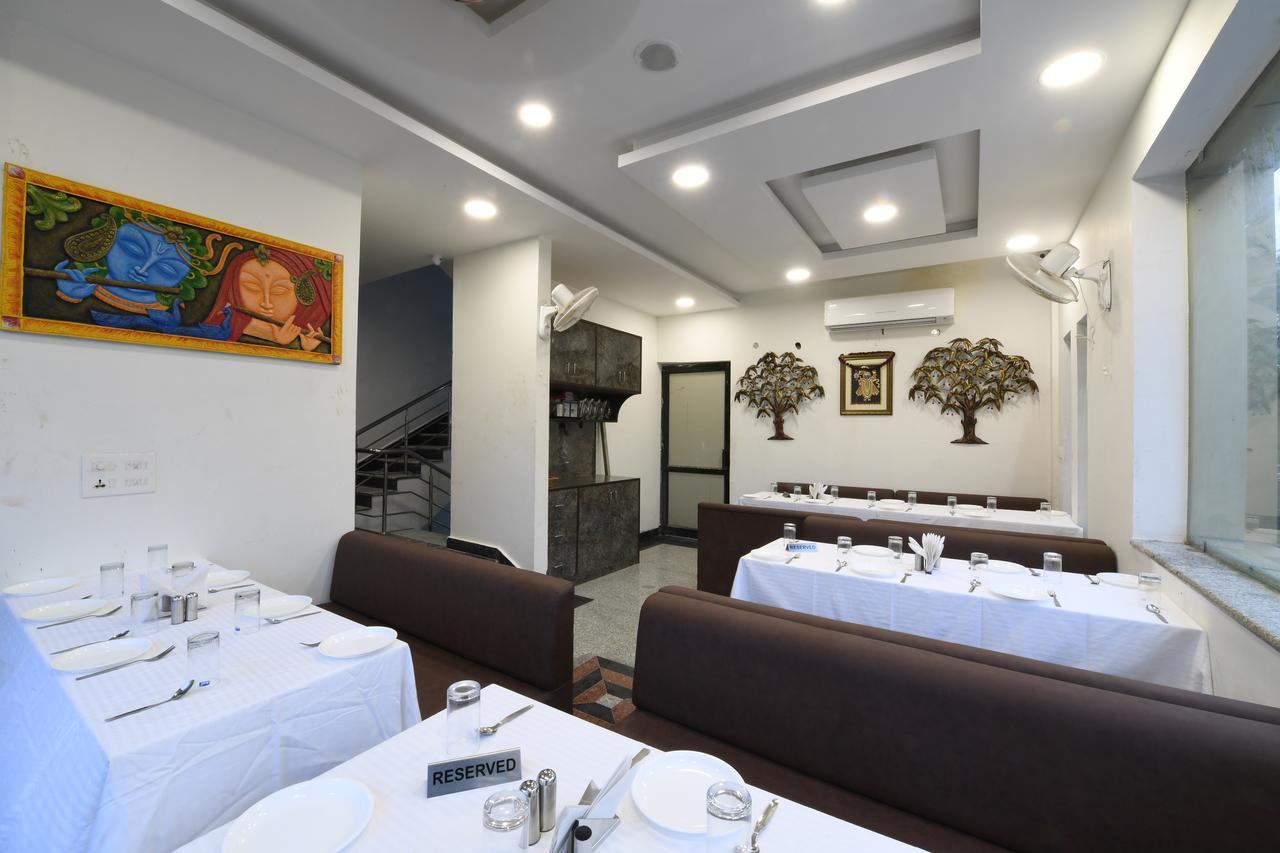 Madhav Muskan Residency Mathura Exterior foto
